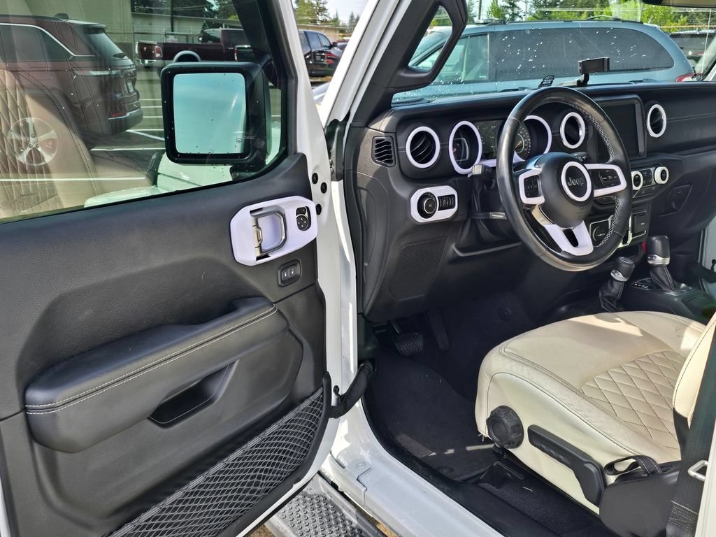 Used 2020 Jeep Wrangler Unlimited Sahara w/ Uconnect 4C Nav & Sound Group AWD/4WD image 18
