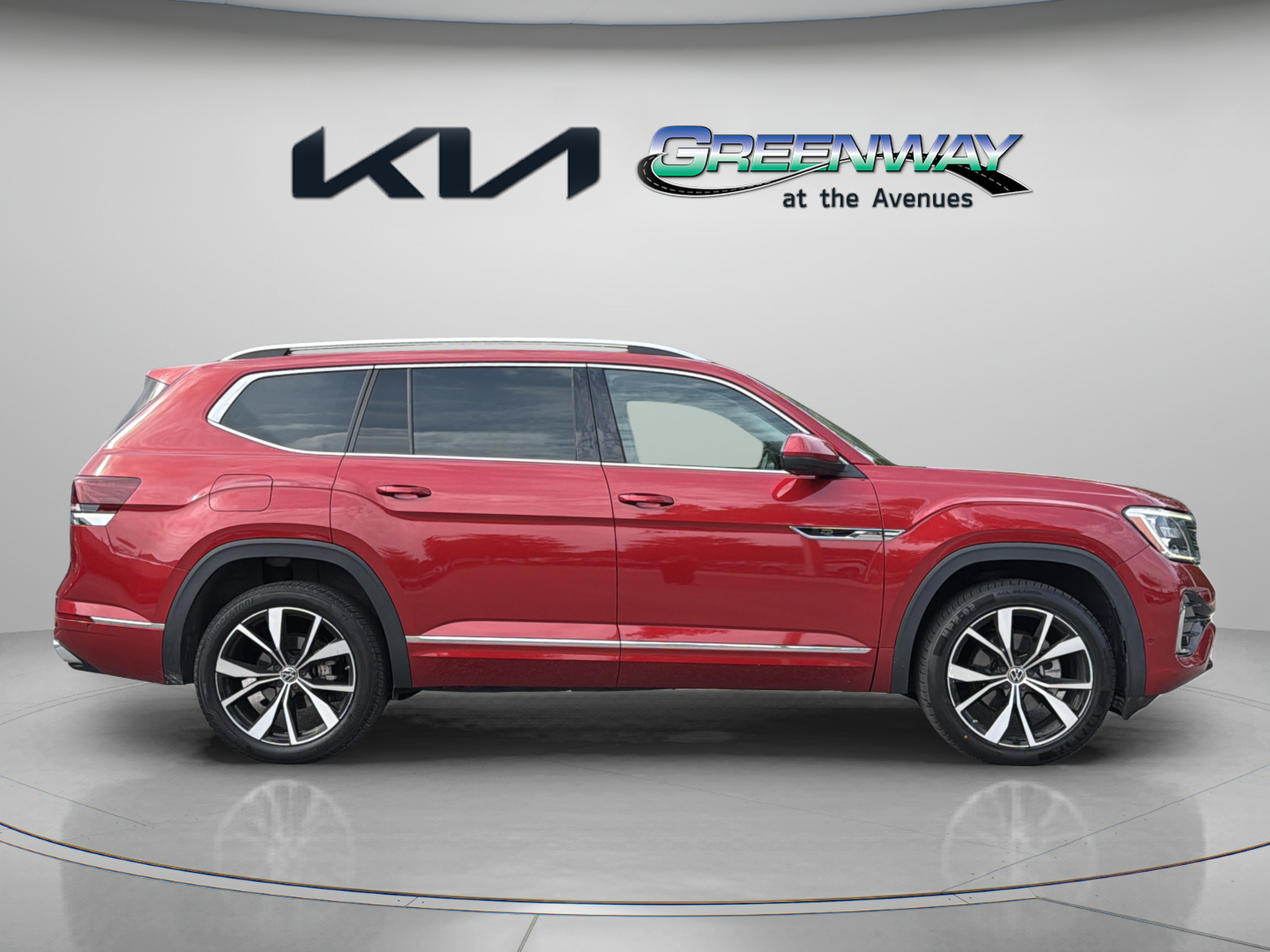 Used 2024 Volkswagen Atlas SEL Premium R-Line AWD/4WD image 7