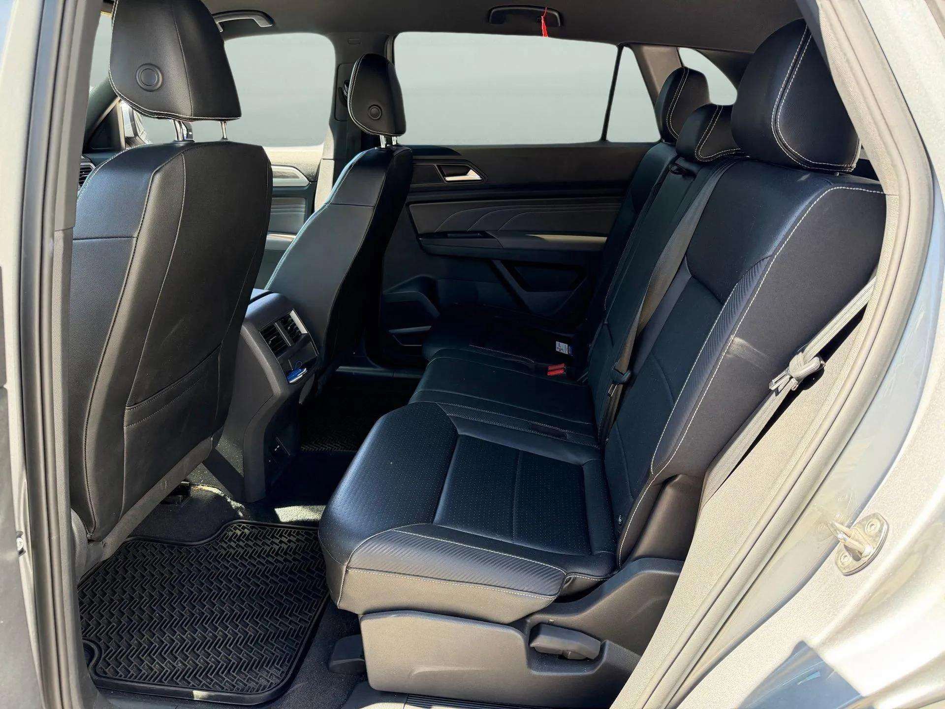 Used 2021 Volkswagen Atlas Cross Sport SE image 18