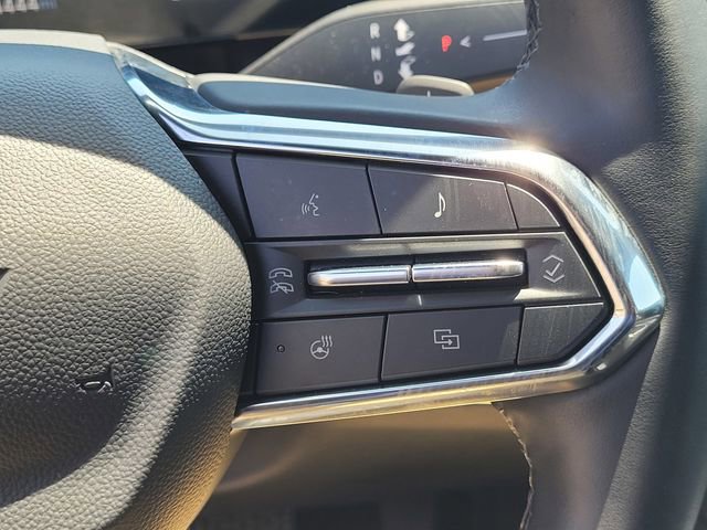 Used 2025 Chevrolet Equinox LT w/ Convenience Package II FWD image 16