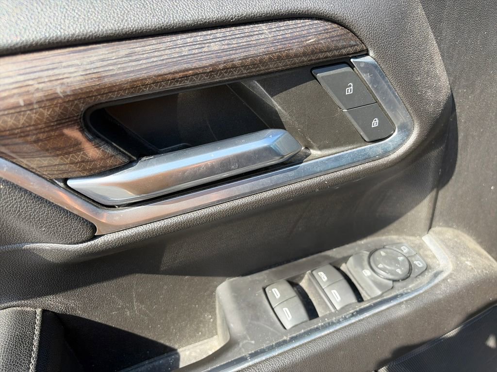 Used 2023 Chevrolet Silverado 1500 LT AWD/4WD image 17