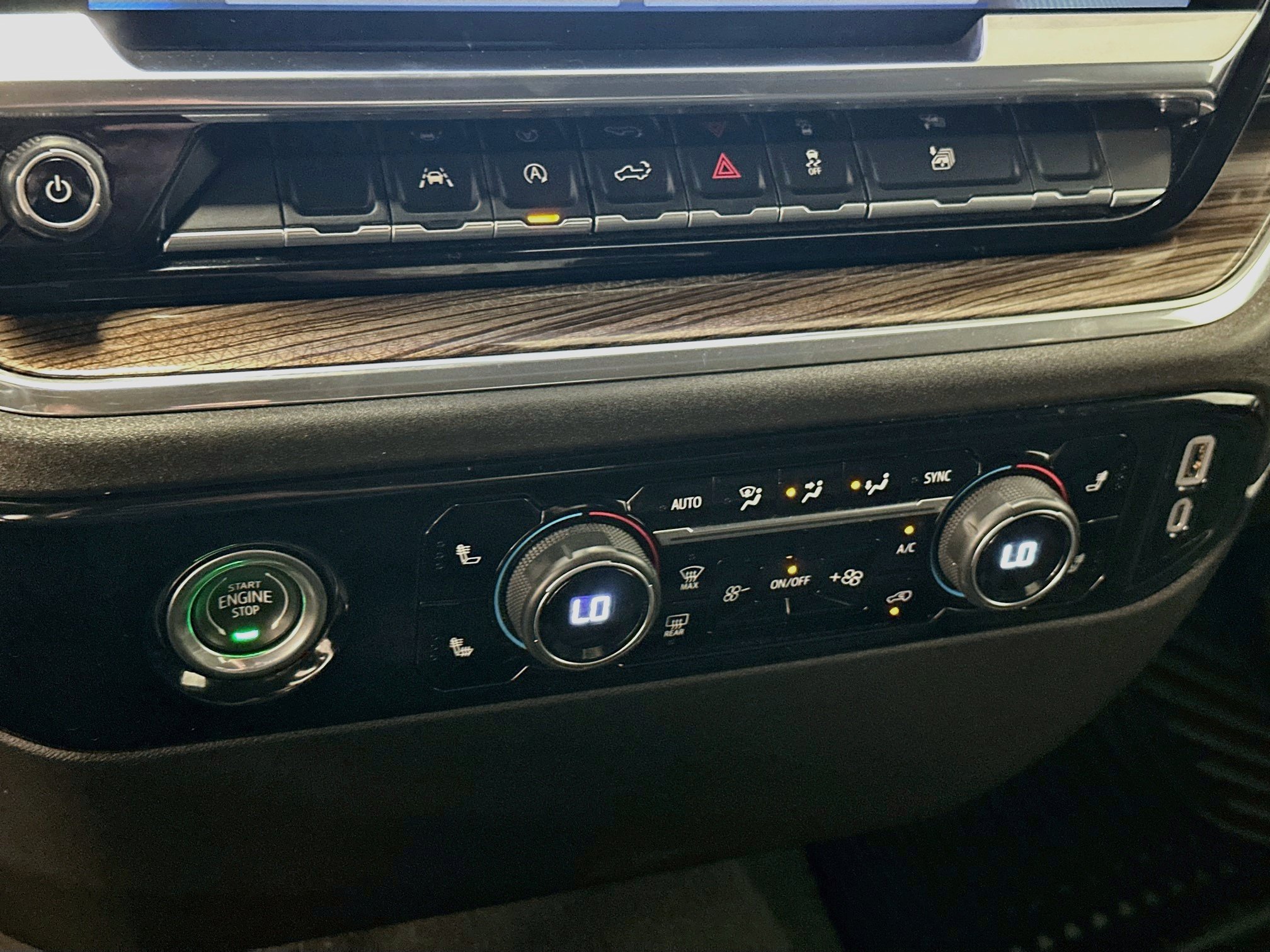 Used 2024 Chevrolet Silverado 1500 LT AWD/4WD image 24