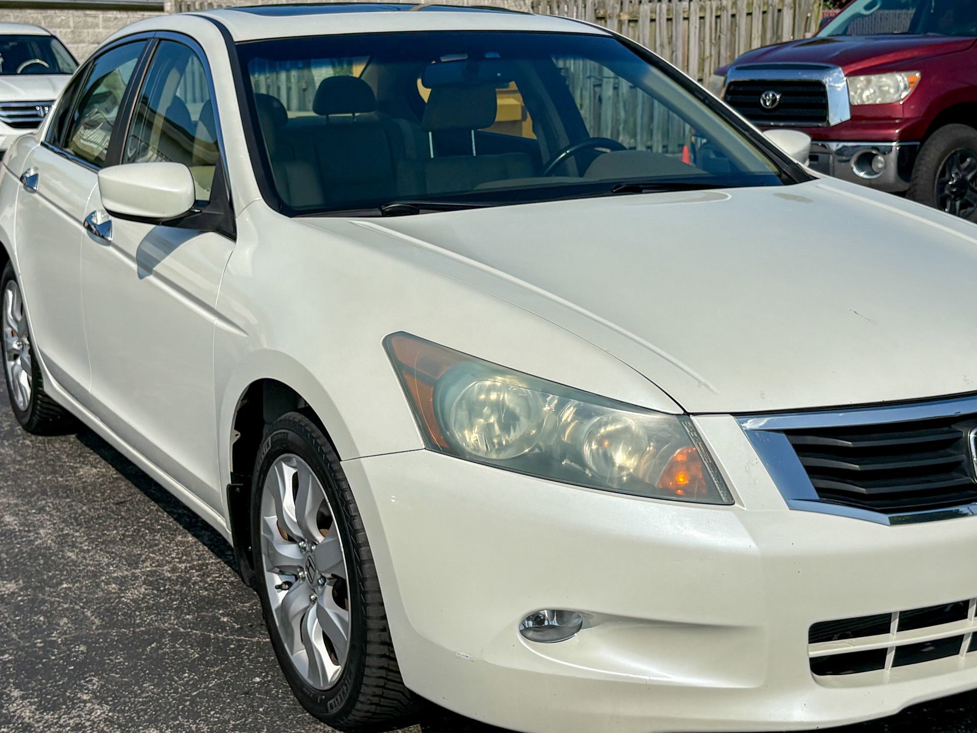 Used 2010 Honda Accord EX-L image 2