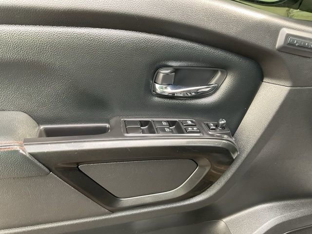 Used 2021 Nissan Titan PRO-4X w/ Pro-4x Convenience Package image 31