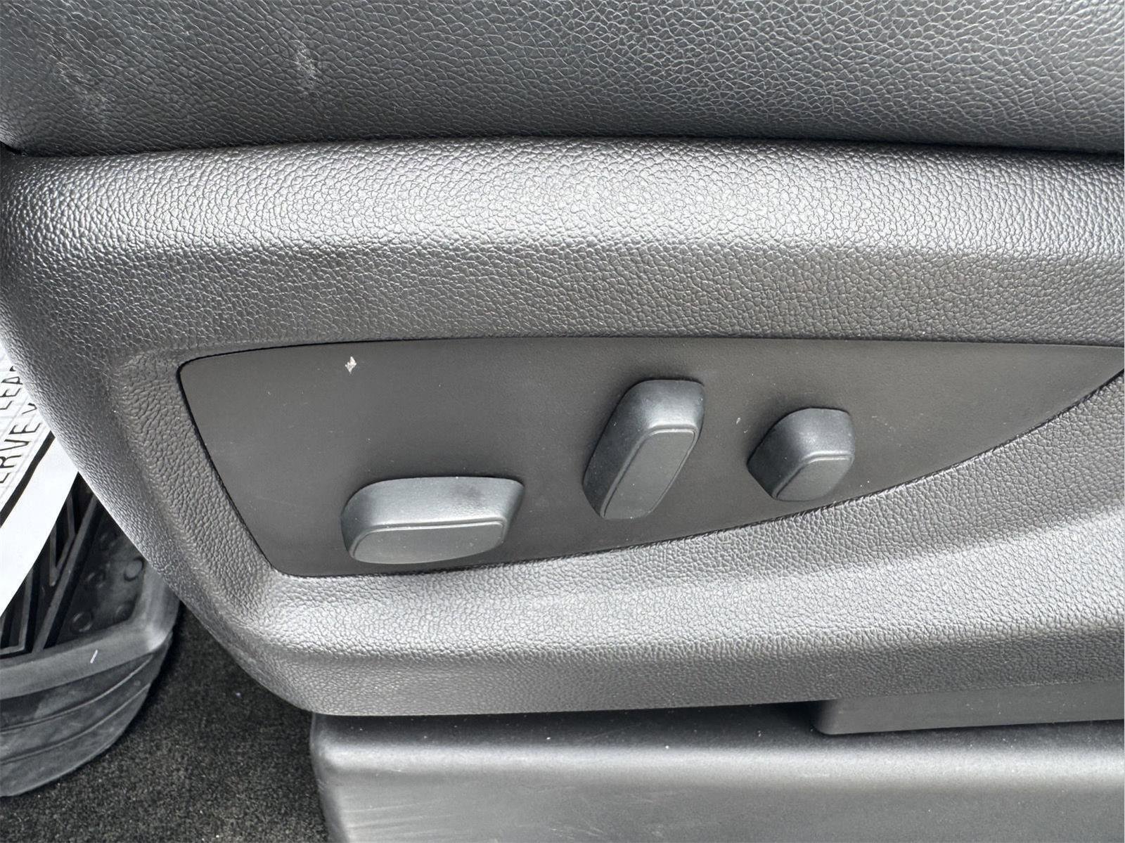 Used 2018 Chevrolet Tahoe LT image 20