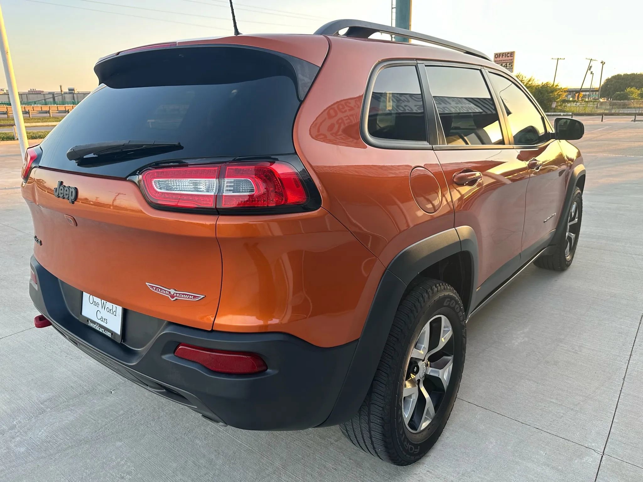 Used 2016 Jeep Cherokee Trailhawk w/ Comfort/Convenience Group image 6