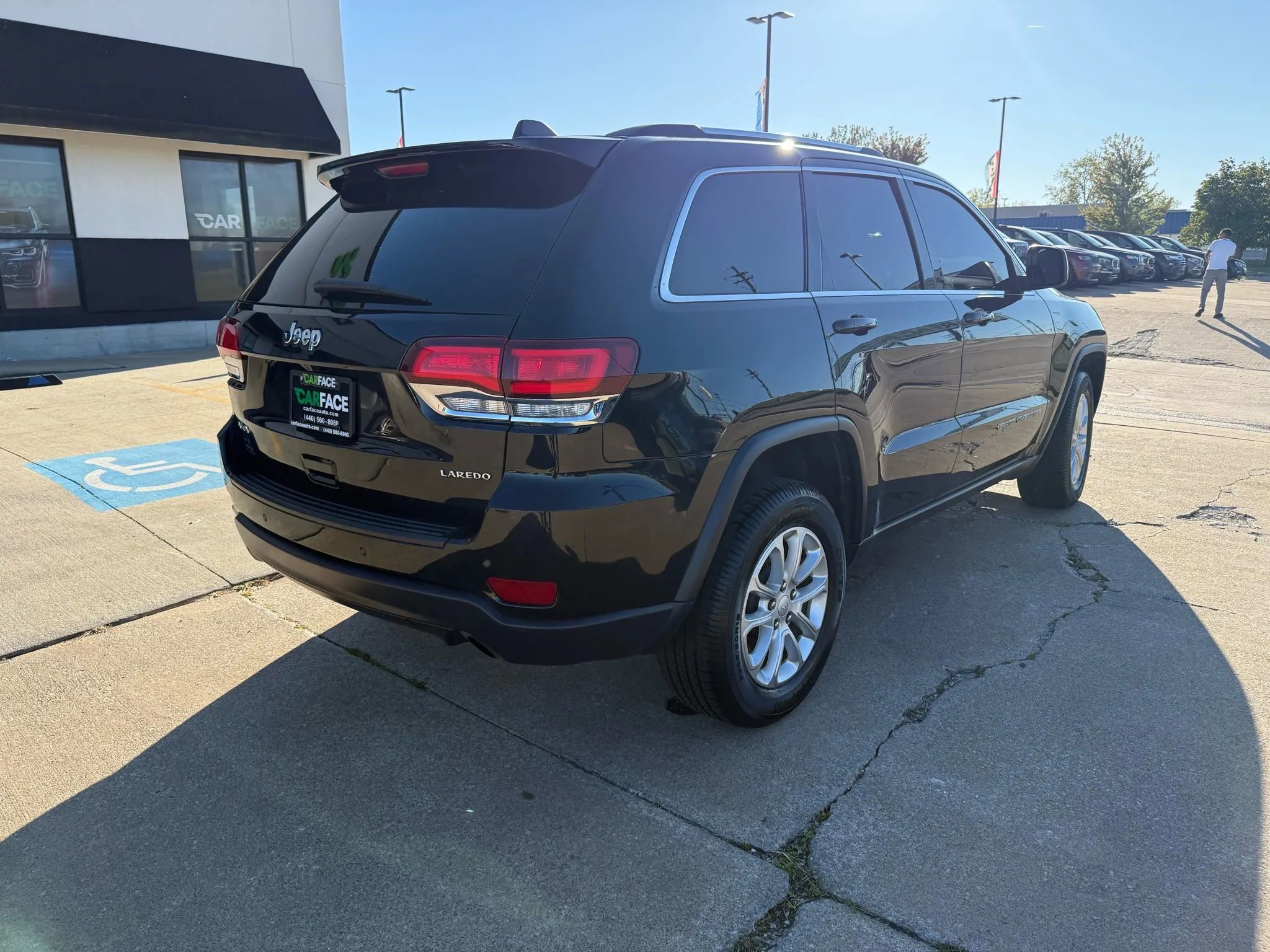 Used 2021 Jeep Grand Cherokee Laredo image 16