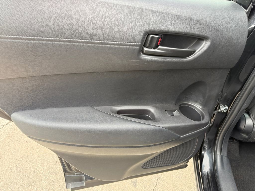 Used 2024 Toyota Corolla Cross LE image 25