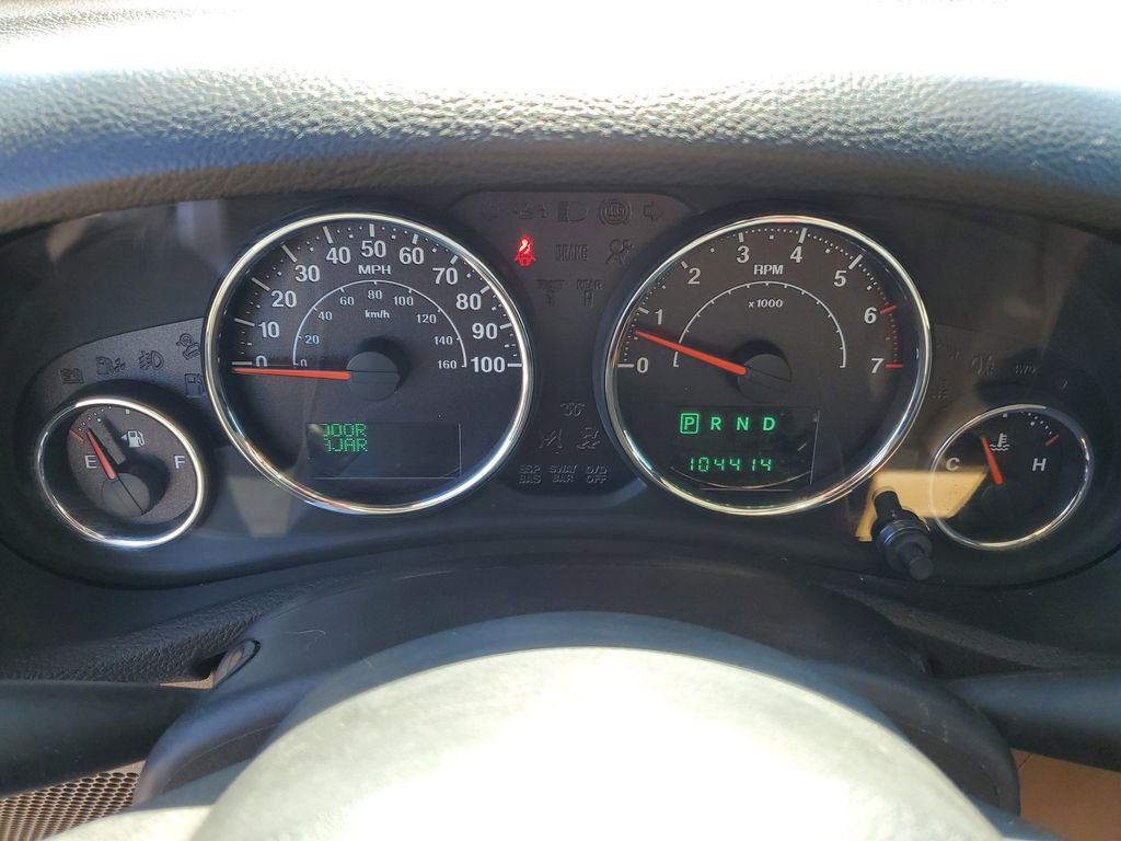 Used 2011 Jeep Wrangler Unlimited Sahara w/ Dual Top Group AWD/4WD image 8