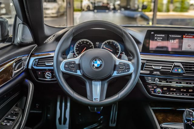 Used 2018 BMW 540i w/ M Sport Package RWD image 27