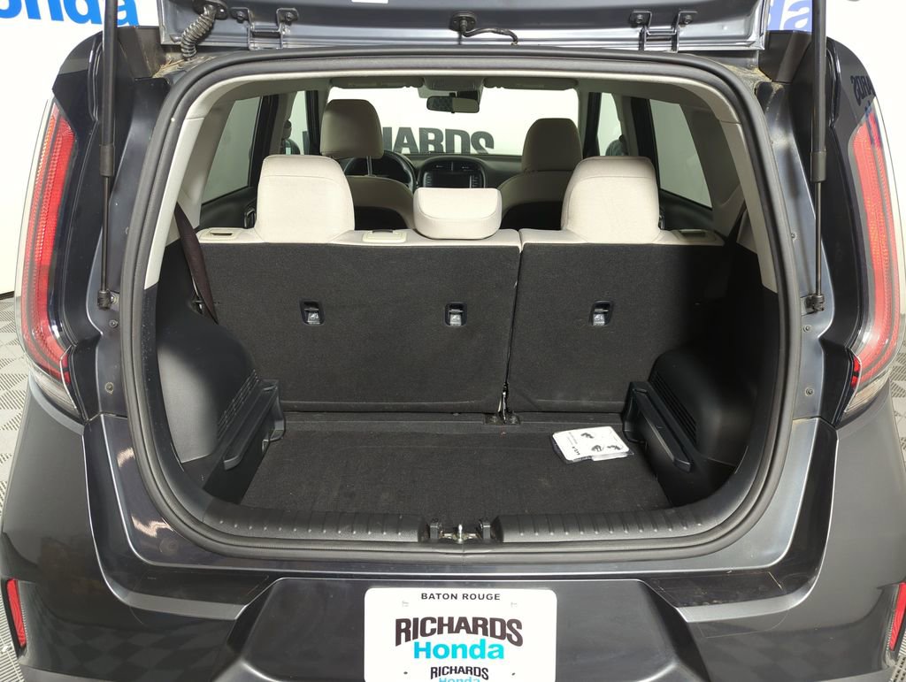 Used 2023 Kia Soul LX image 18