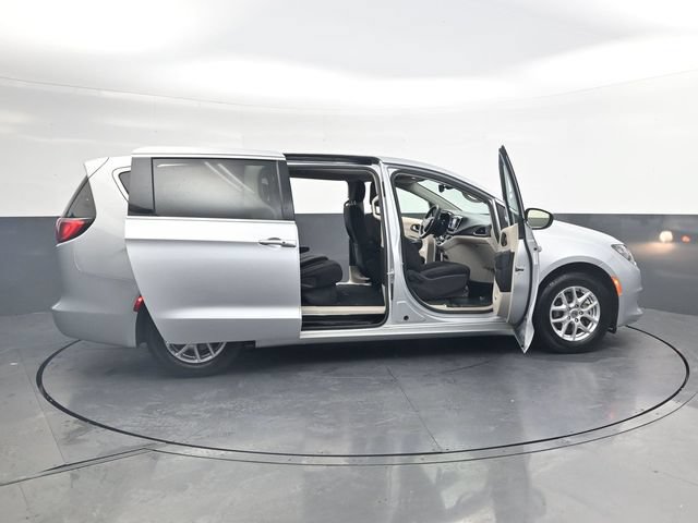 Used 2023 Chrysler Voyager LX FWD image 42