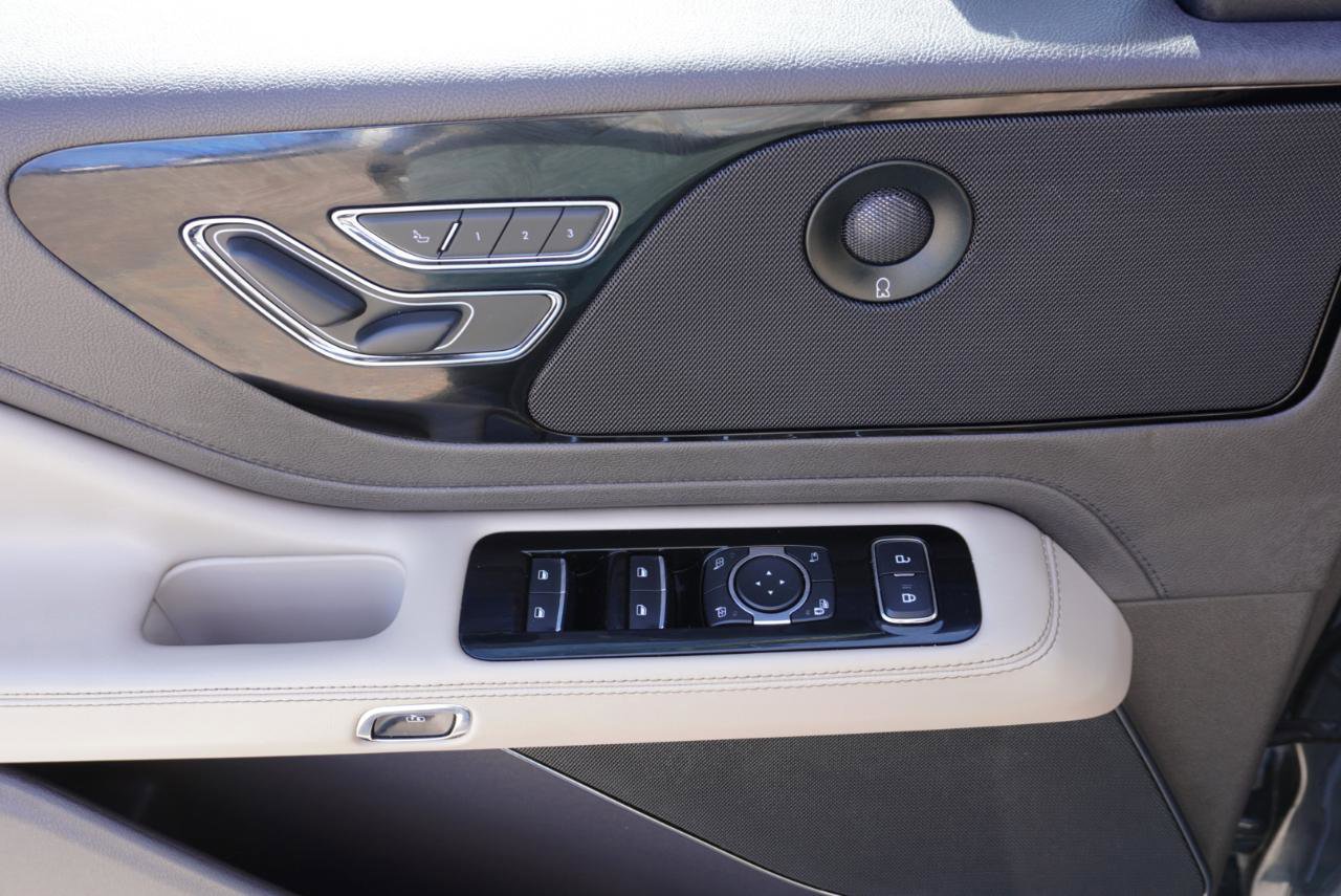 Used 2022 Lincoln Aviator Reserve w/ Equipment Group 201A image 9