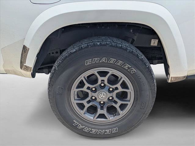 Used 2017 Toyota Tacoma SR5 w/ Tow Package AWD/4WD image 10