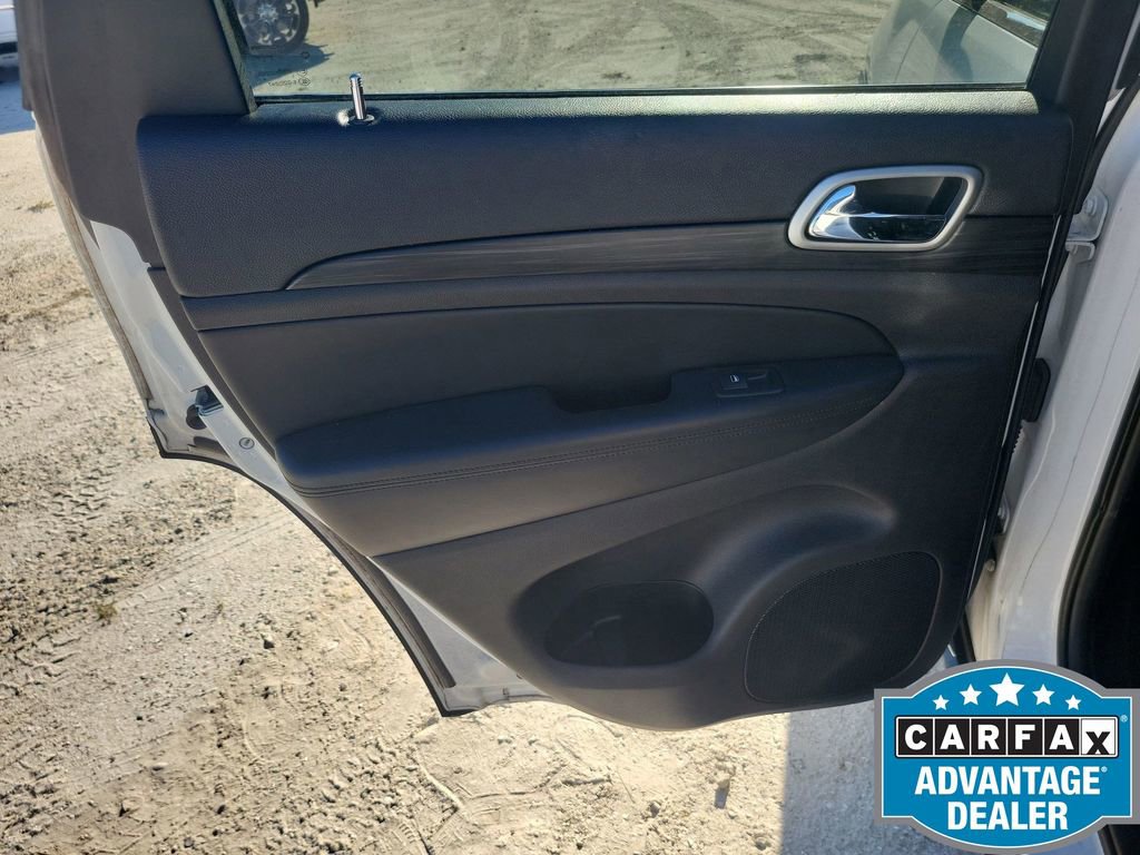 Used 2020 Jeep Grand Cherokee Laredo image 42