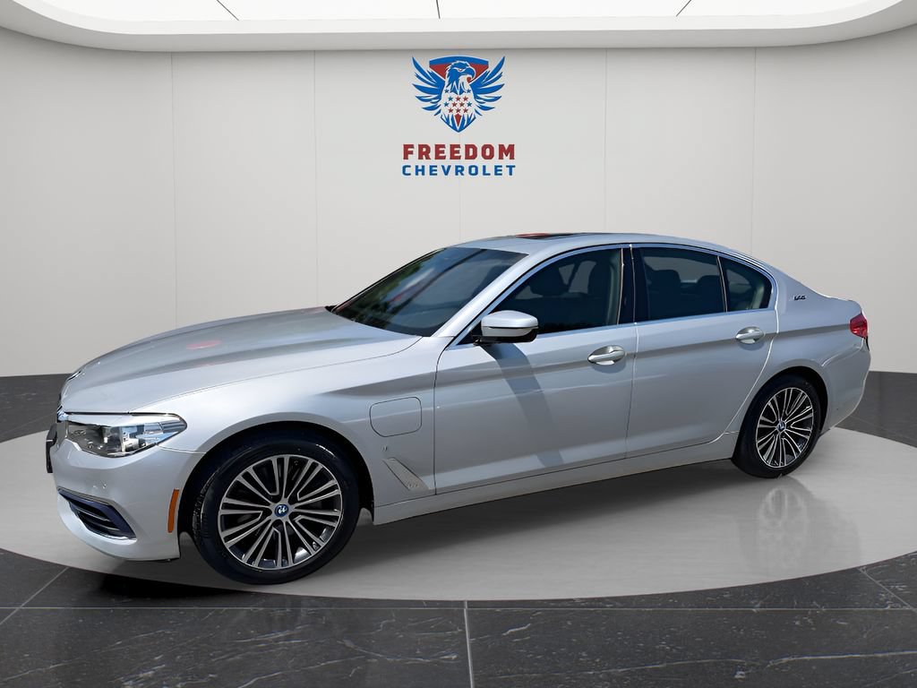 Used 2019 BMW 530e xDrive w/ Convenience Package AWD/4WD image 2