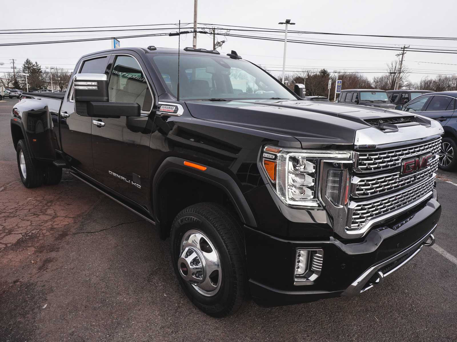 Used 2022 GMC Sierra 3500 Denali image 3