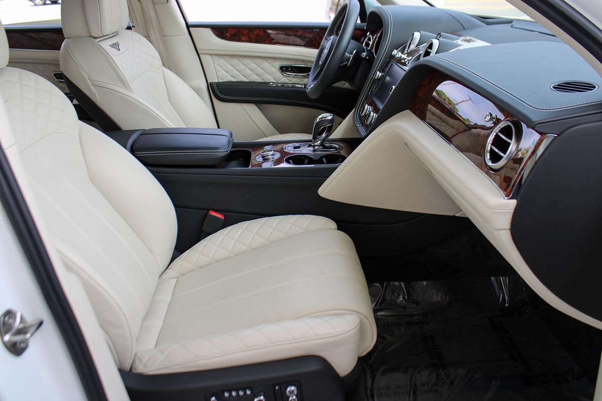 Used 2020 Bentley Bentayga Plug-In Hybrid AWD/4WD image 20