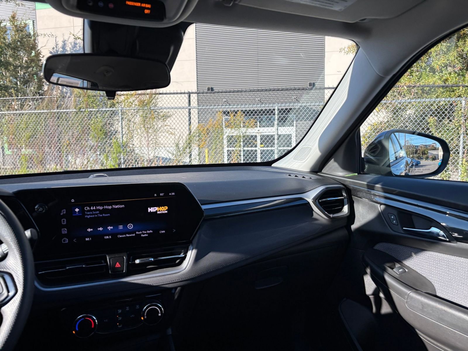 Used 2025 Chevrolet TrailBlazer LT image 33