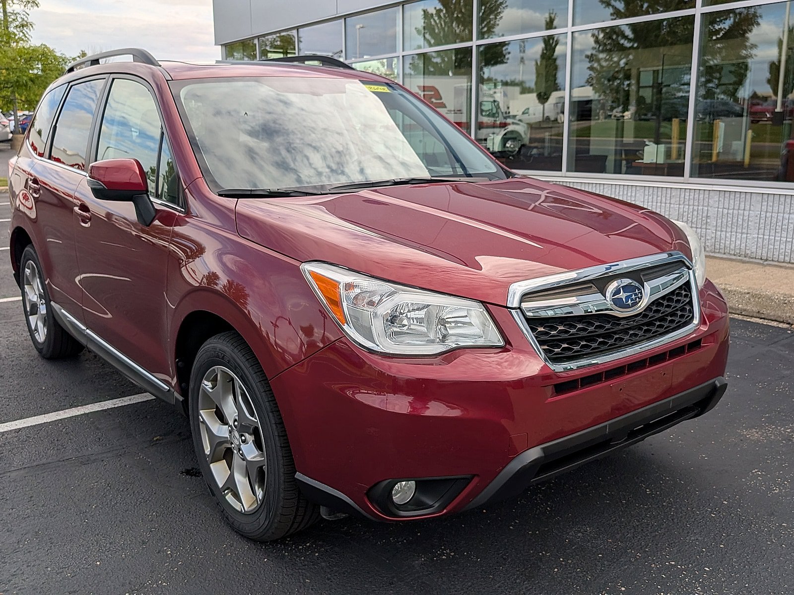 Used 2015 Subaru Forester 2.5i Touring AWD/4WD image 1