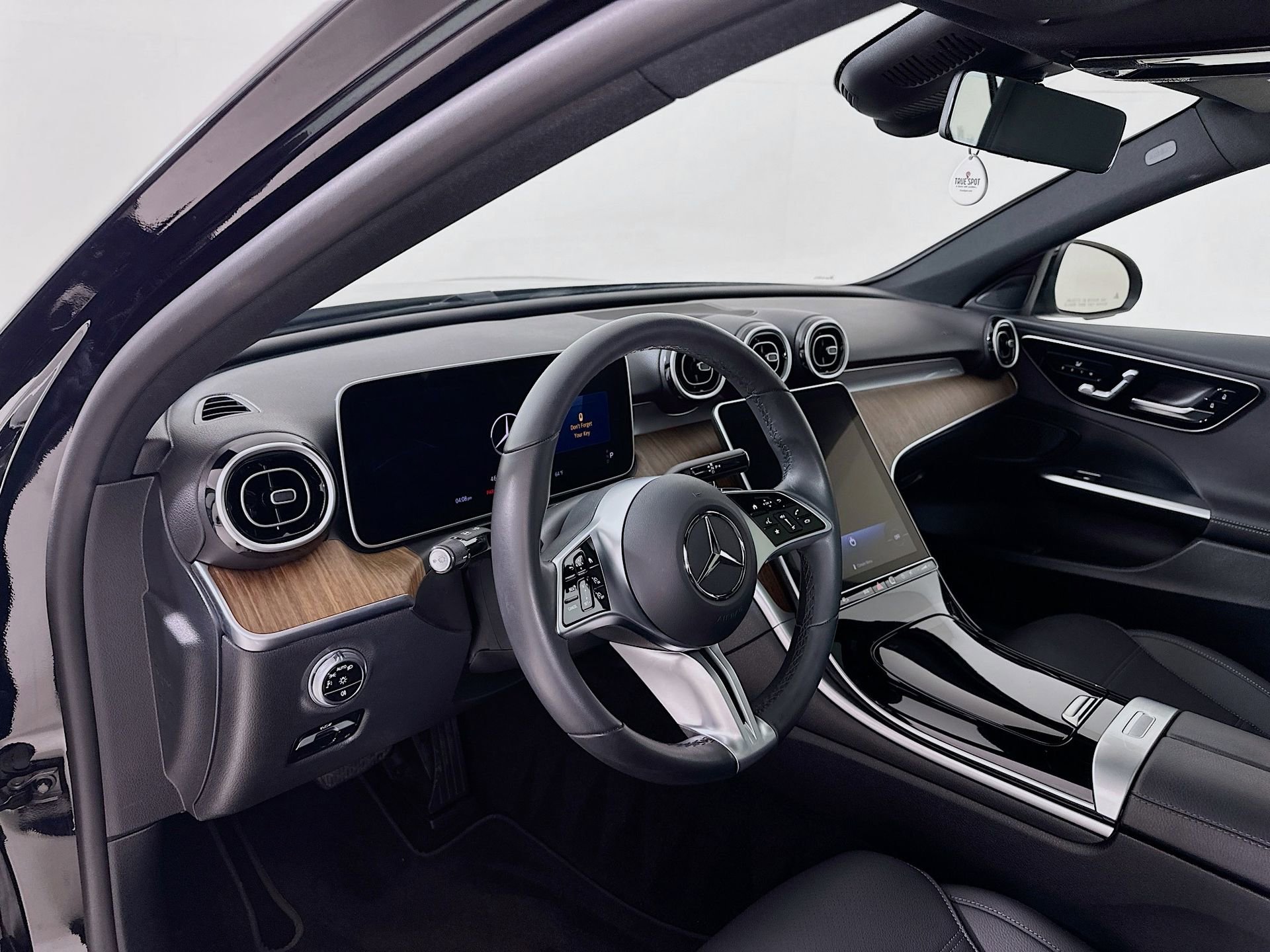 Used 2025 Mercedes-Benz C 300 Sedan image 10