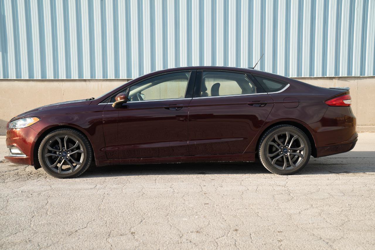Used 2018 Ford Fusion SE w/ Equipment Group 201A FWD image 6