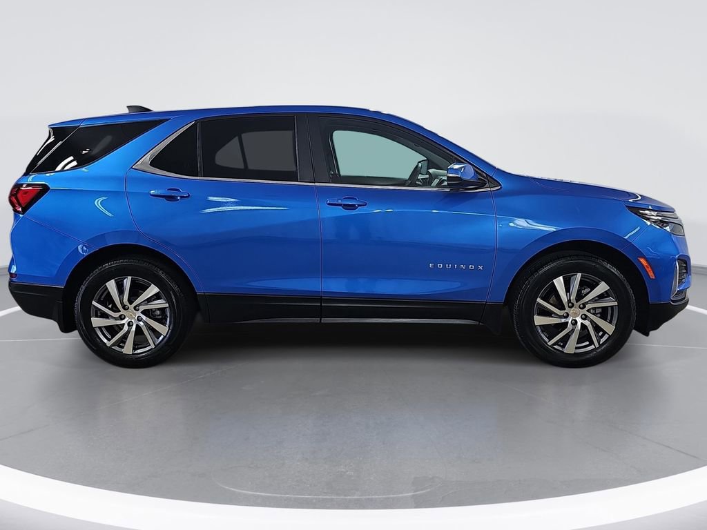 Used 2024 Chevrolet Equinox LT AWD/4WD image 2