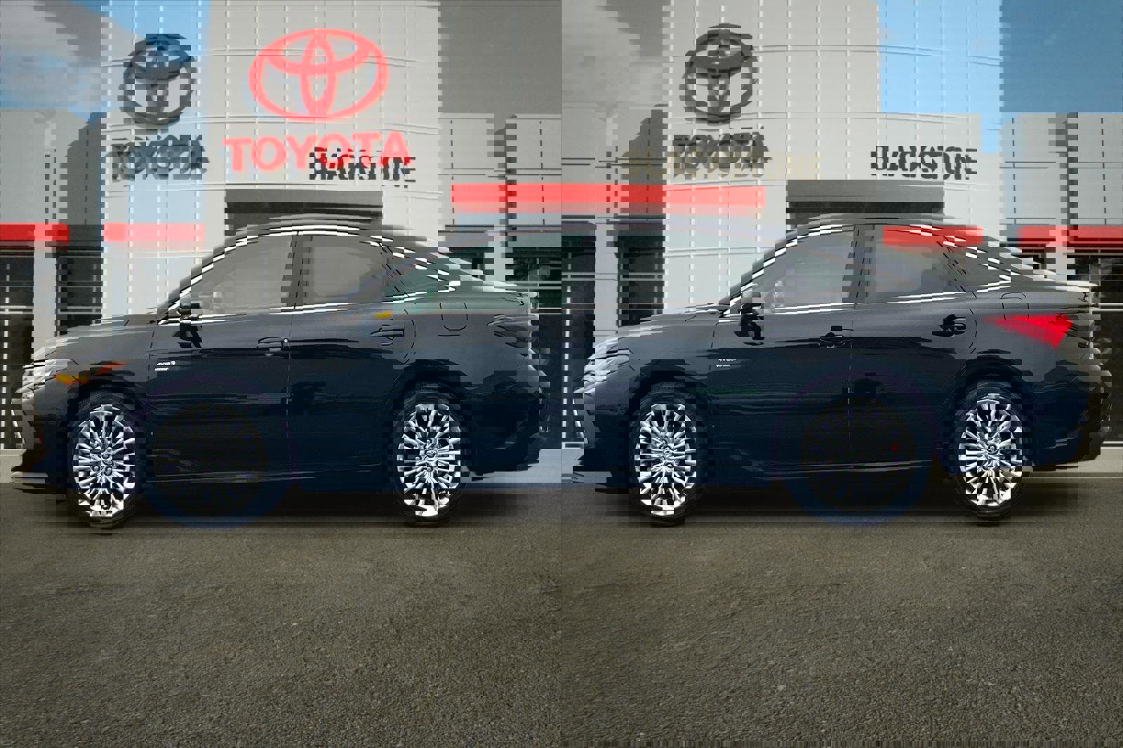 Certified 2020 Toyota Avalon Limited image 6