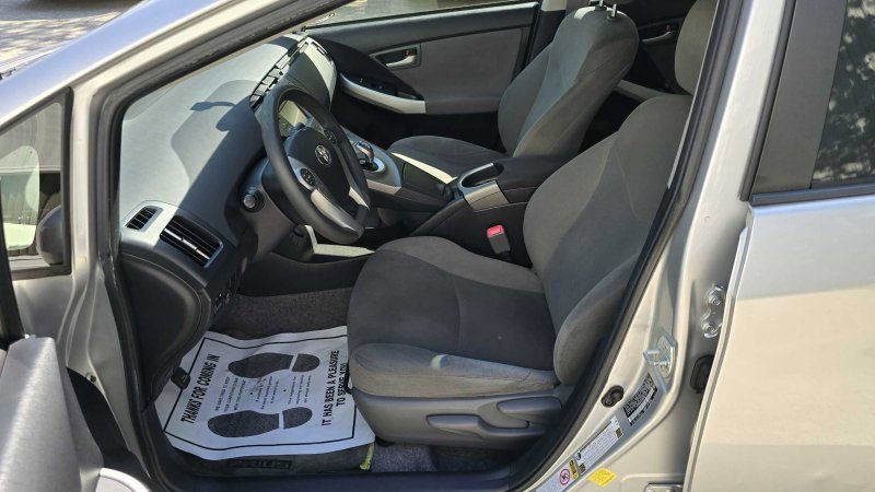 Used 2013 Toyota Prius Two FWD image 15
