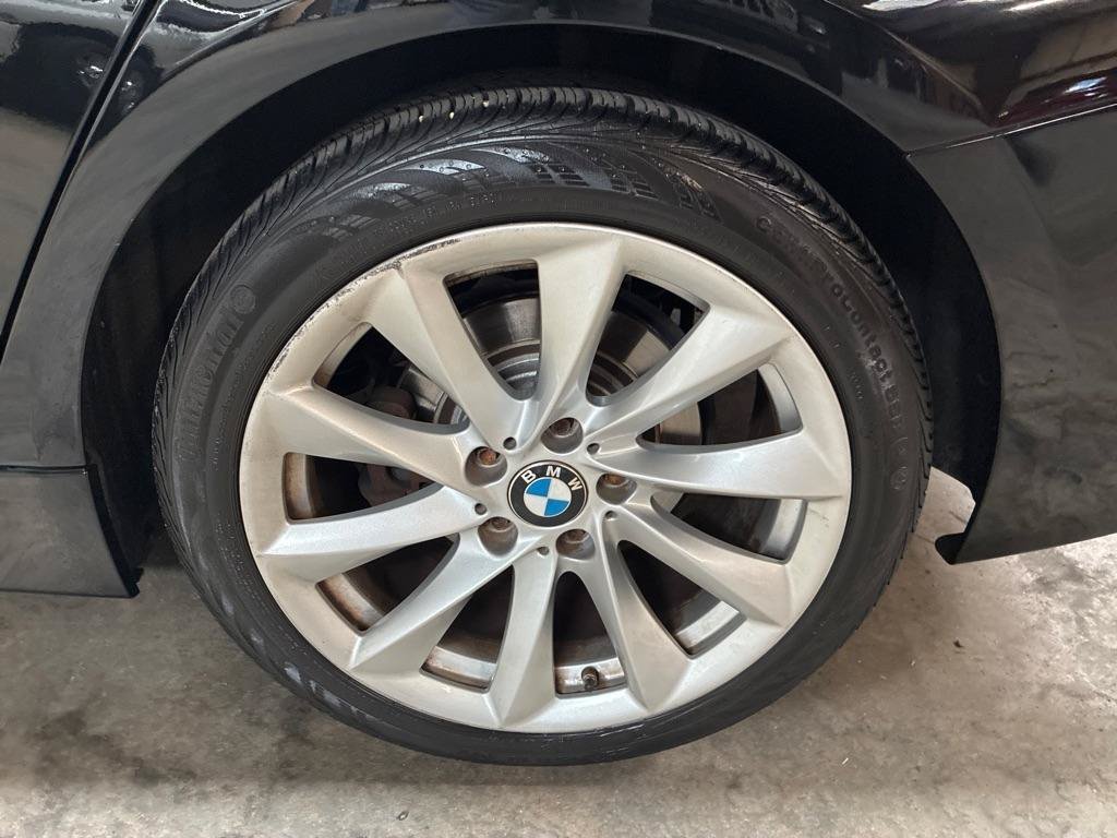 Used 2018 BMW 320i Sedan RWD image 12