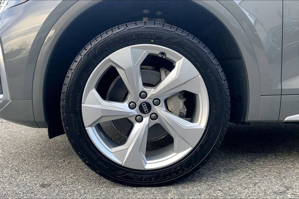 Certified 2023 Audi Q5 2.0T Premium w/ Convenience Package image 11