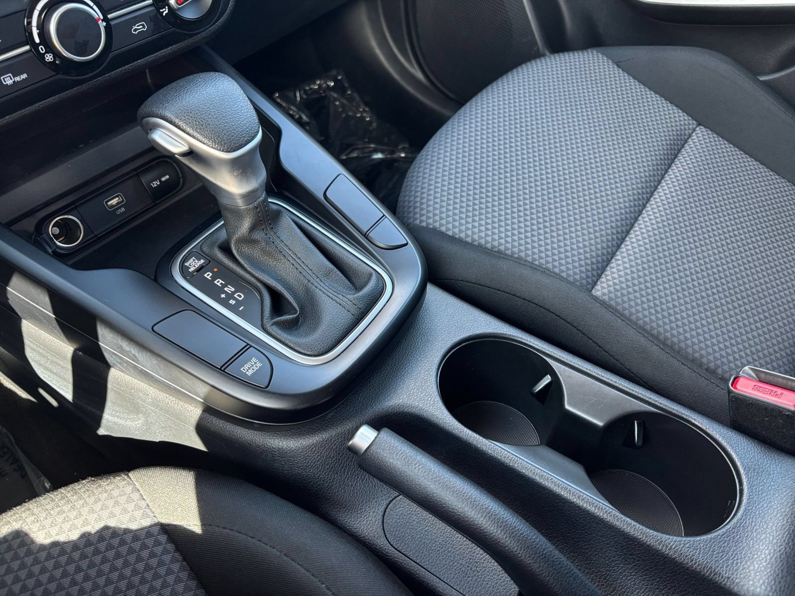 Used 2025 Kia Soul LX w/ LX Technology Package FWD image 39
