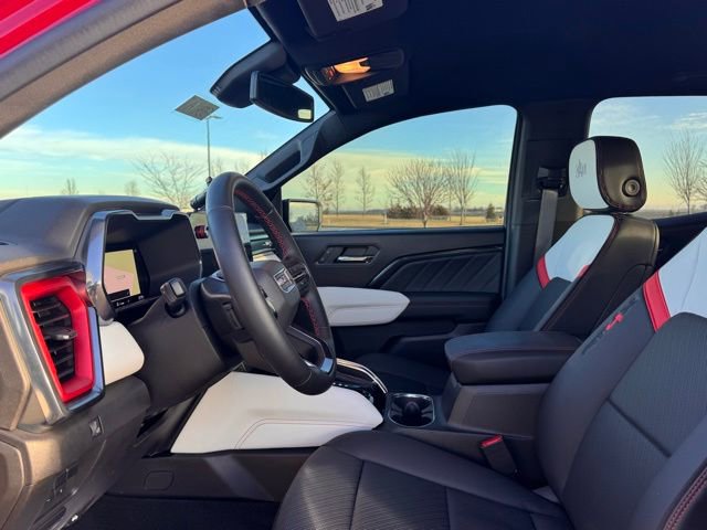 Used 2024 GMC Canyon AT4X w/ AT4X AEV Edition image 7