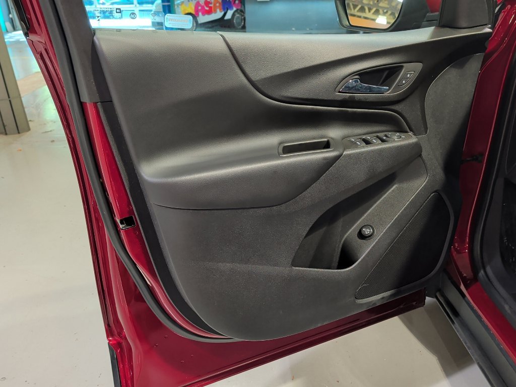 Used 2020 Chevrolet Equinox LT AWD/4WD image 14