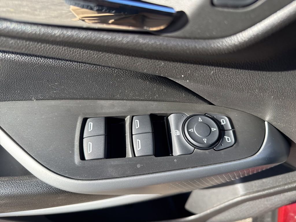 Used 2025 Chevrolet Trax LS w/ LS Convenience Package image 23