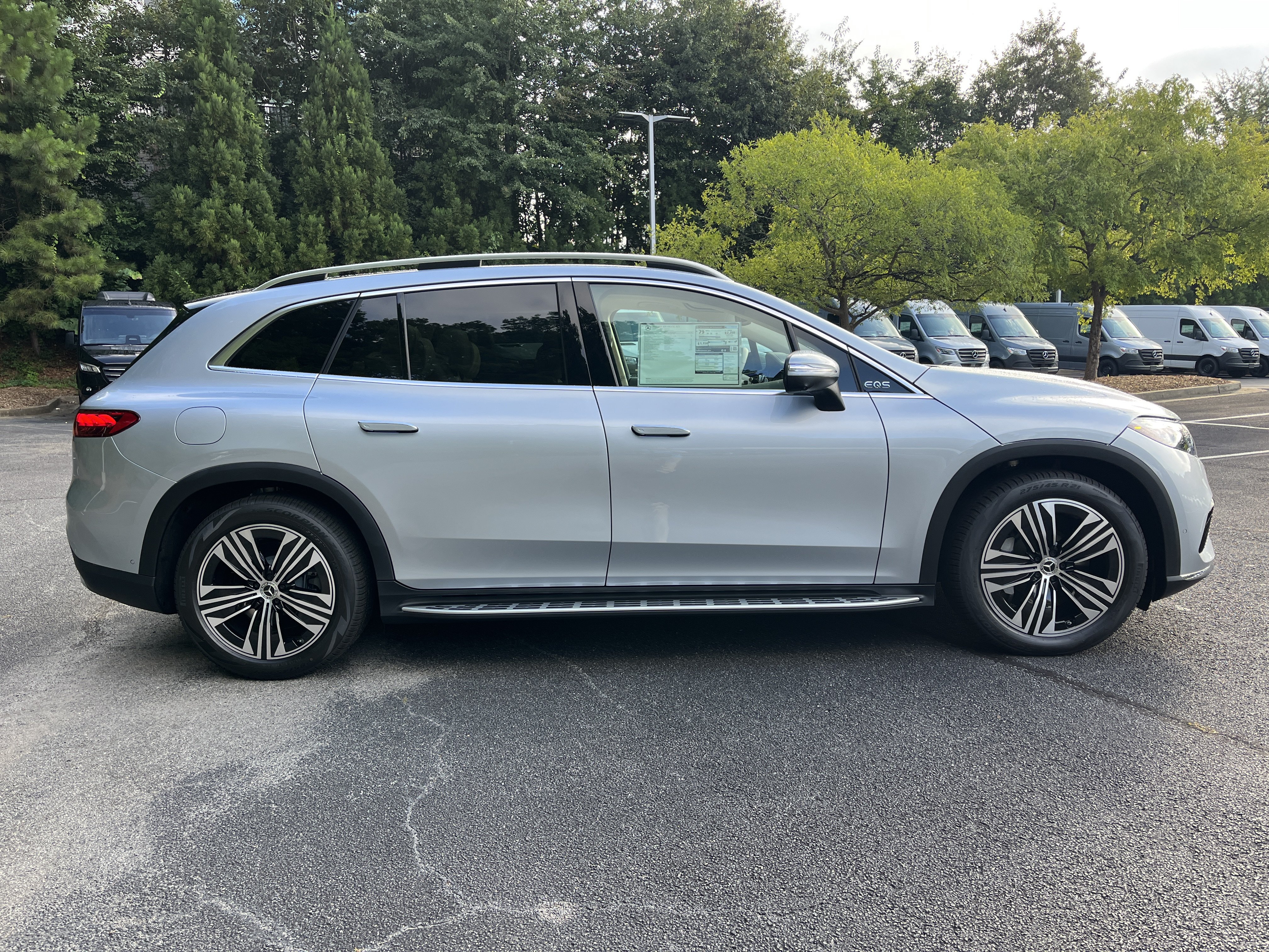New 2027 Mercedes-Benz EQS 400 4MATIC SUV image 6