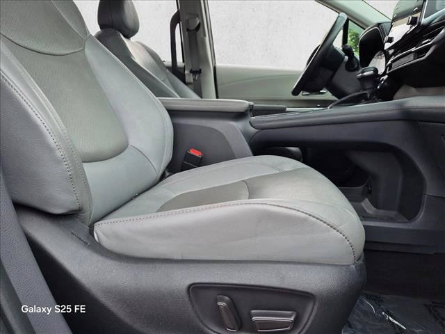 Used 2022 Toyota Sienna Limited AWD/4WD image 24