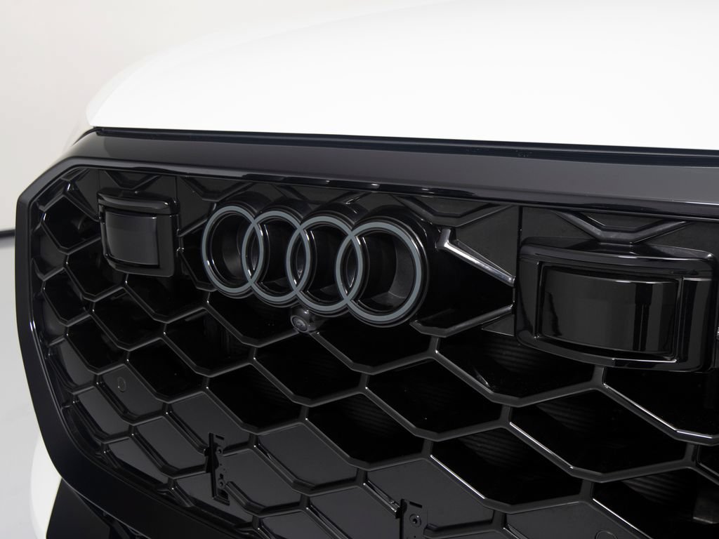 Used 2026 Audi RS Q8 performance AWD/4WD image 40