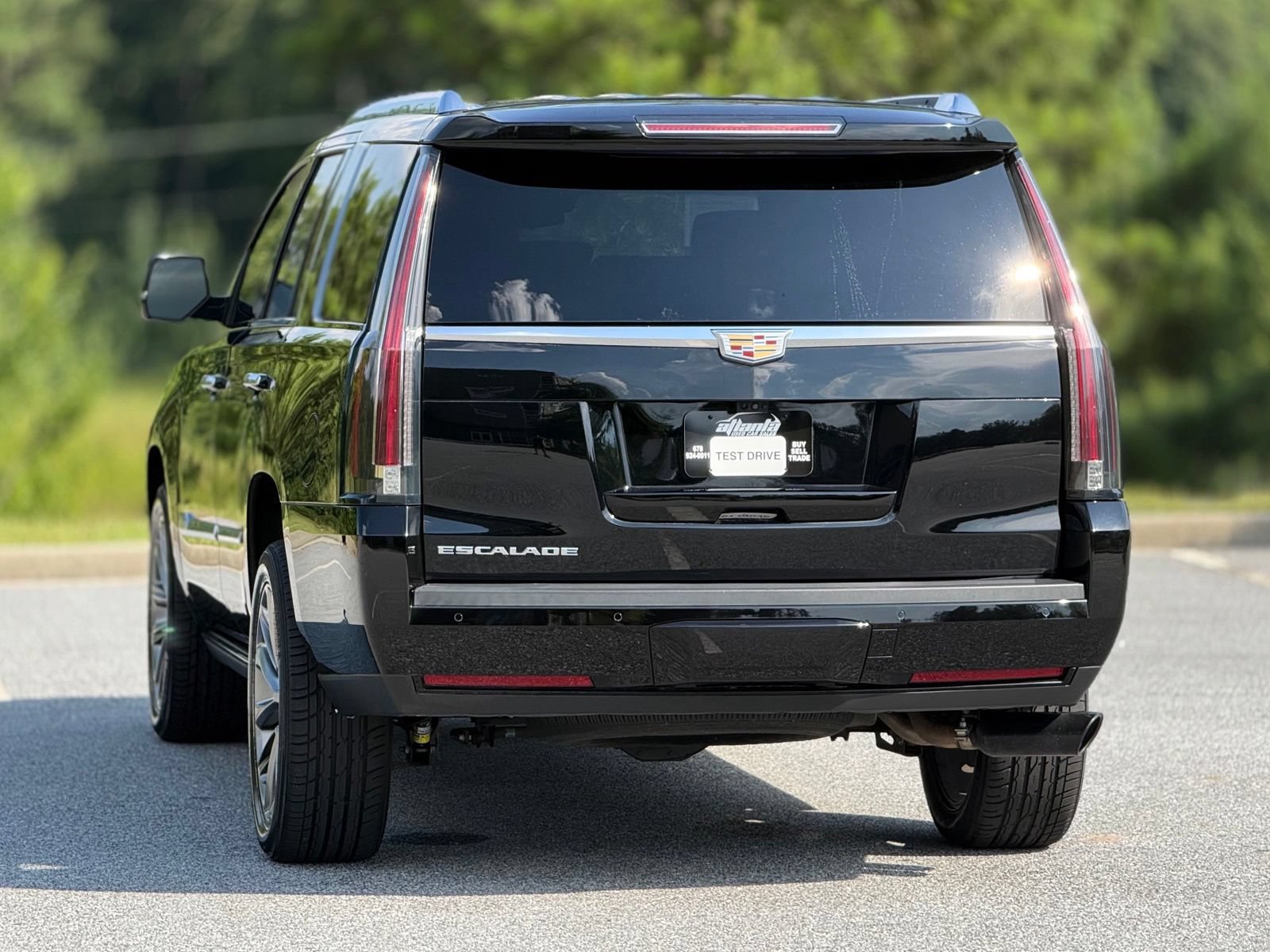 Used 2019 Cadillac Escalade Platinum RWD image 5