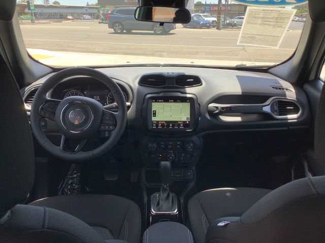 Used 2021 Jeep Renegade Latitude FWD image 6