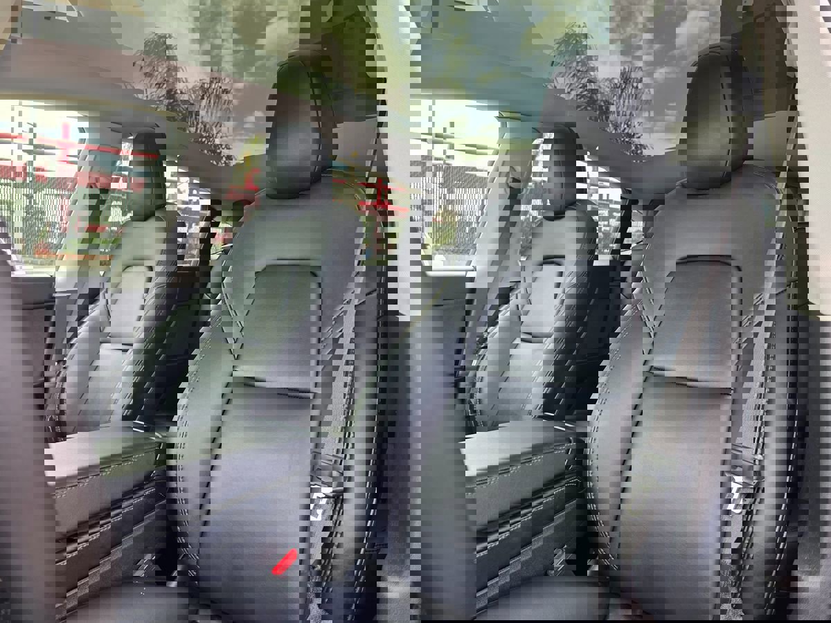 Used 2021 Tesla Model Y Long Range AWD/4WD image 22