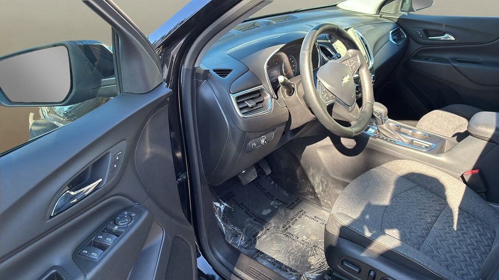 Used 2023 Chevrolet Equinox LT image 14