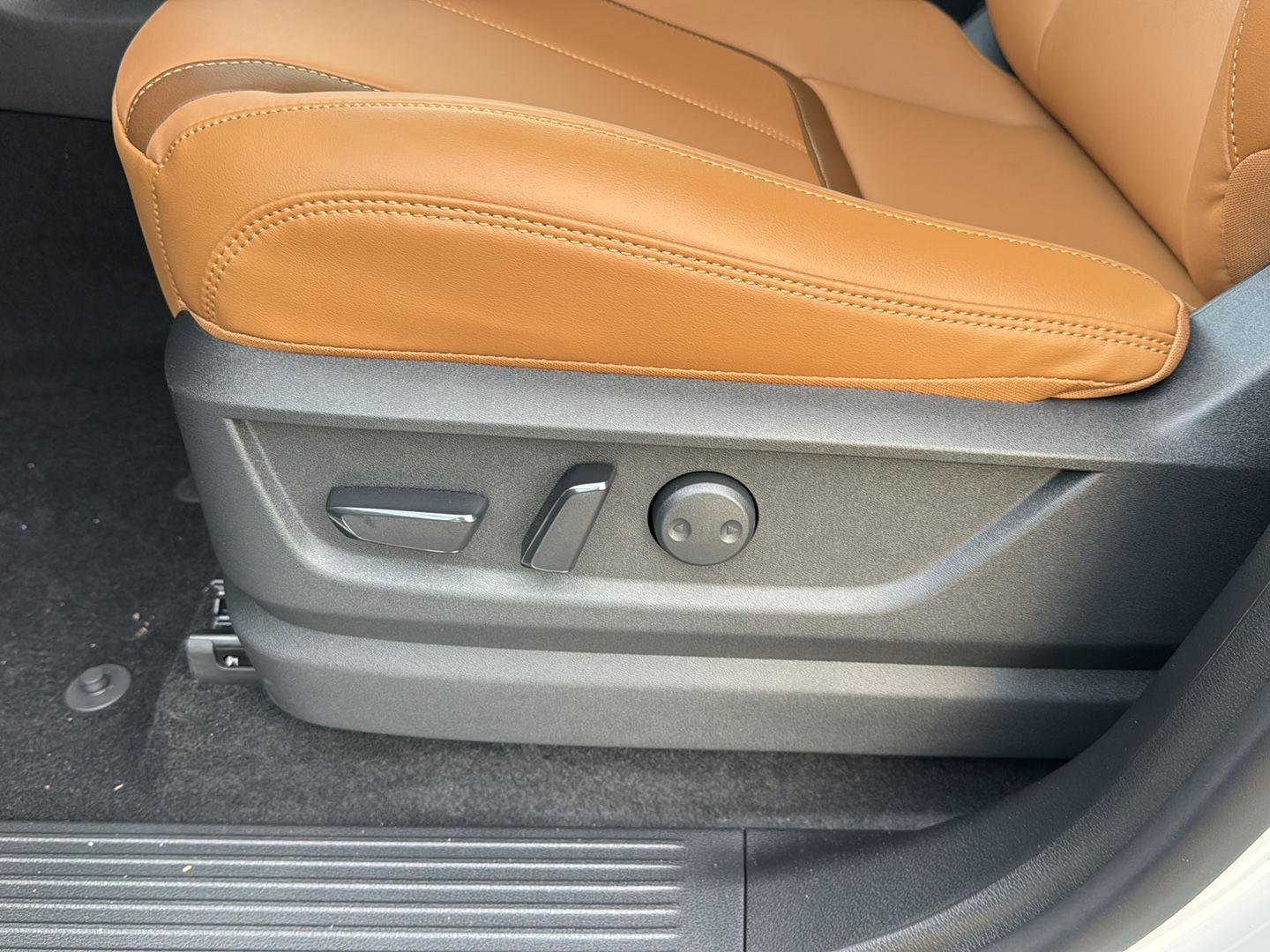 New 2026 Nissan Armada SL image 27