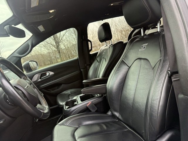 Used 2018 Chrysler Pacifica Touring-L Plus w/ S Appearance Package image 10