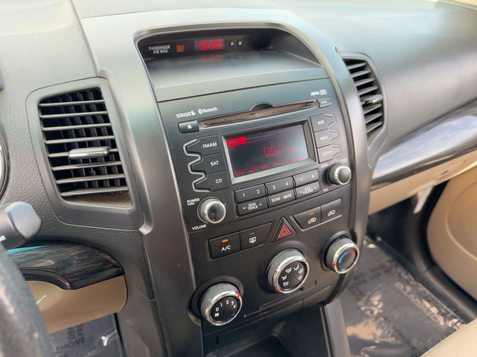 Used 2012 Kia Sorento LX image 22