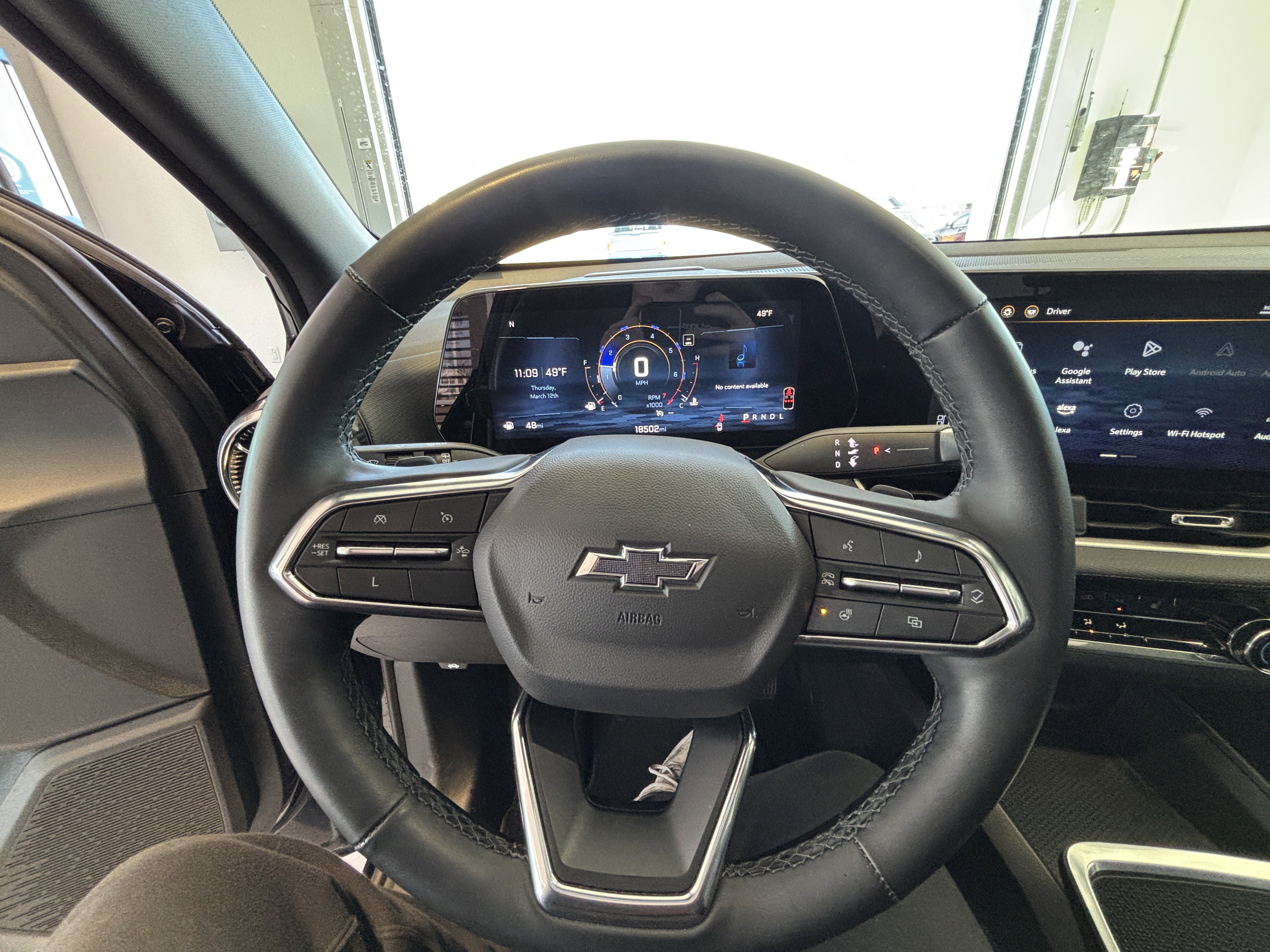 Used 2025 Chevrolet Equinox LT w/ Safety and Technology Package image 9