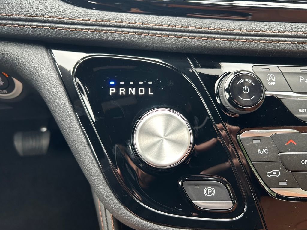 New 2026 Chrysler Pacifica Pinnacle image 21