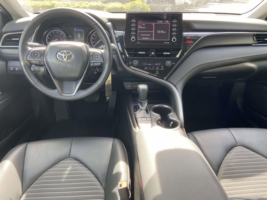 Used 2024 Toyota Camry SE FWD image 10