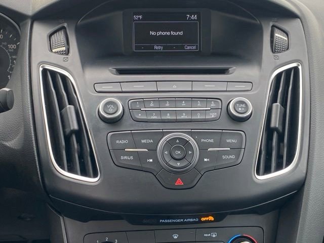Used 2016 Ford Focus SE w/ Equipment Group 201A FWD image 11