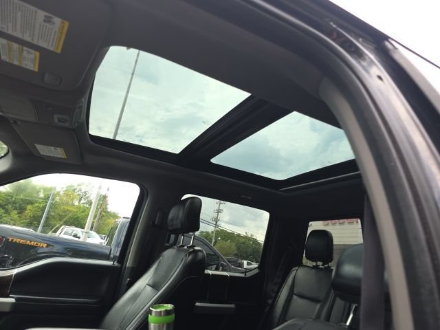 Used 2015 Ford F150 Lariat w/ Equipment Group 502A Luxury AWD/4WD image 16